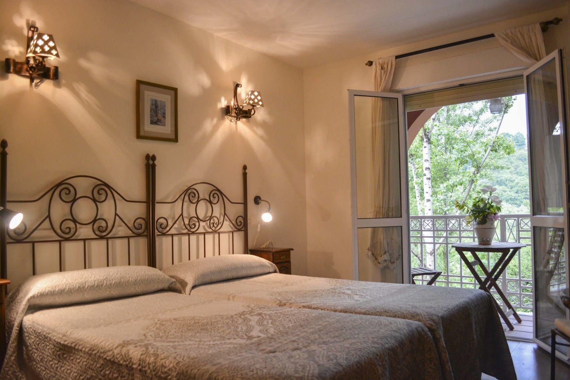 Hotel Azabache Susierra Onís Dış mekan fotoğraf